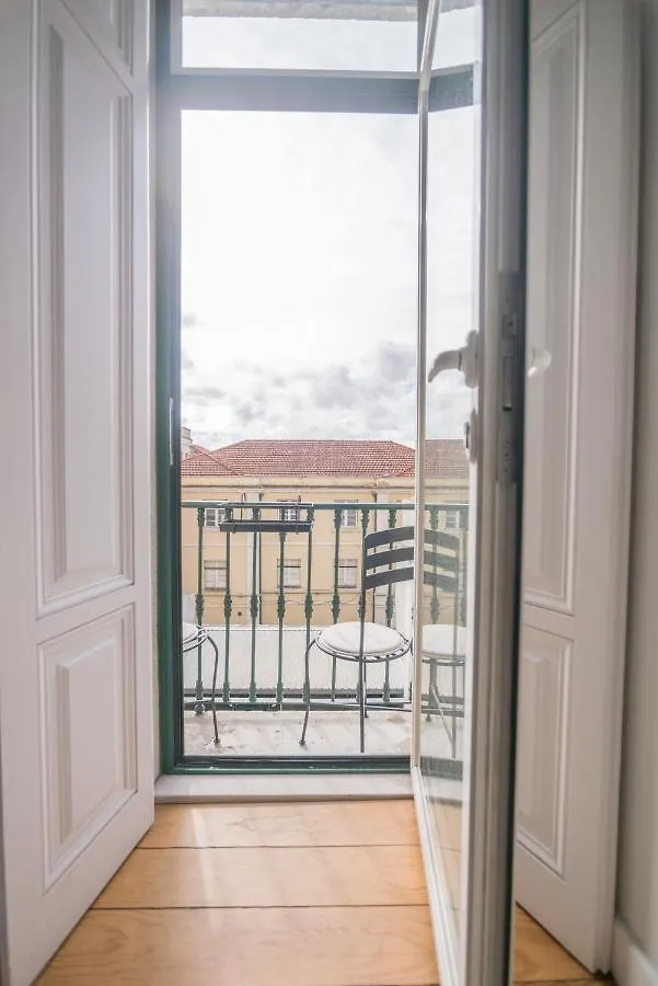 Charming, Sun-Drenched Apartment In Estrela Лиссабон Португалия